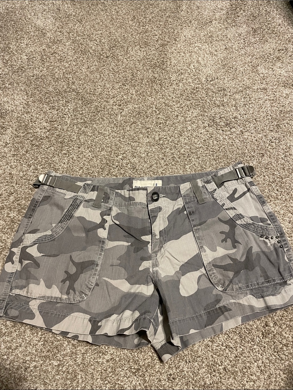 Old Navy Women’s Gray Camo Cargo Shorts